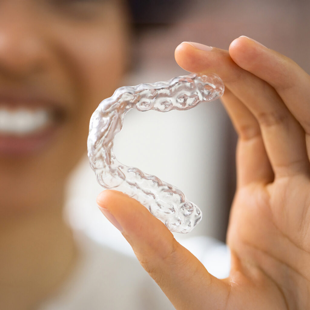 Clear Aligners Bg
